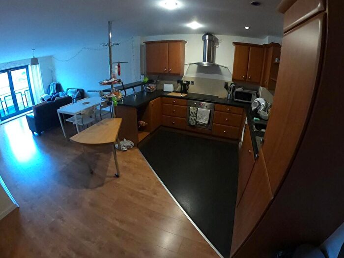 2 Bedroom Flat To Rent In Concert Street Let Only, Liverpool, L1