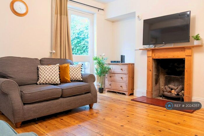 5 Bedroom Terraced House To Rent In Dunalley Parade, Cheltenham, GL50