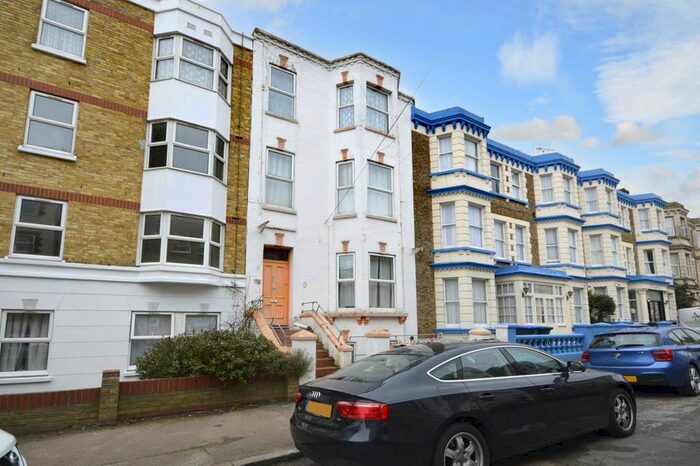 2 Bedroom Flat To Rent In Edgar Road, Cliftonville, Margate, CT9