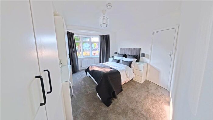 4 Bedroom Property To Rent In Church Lane, London, NW9