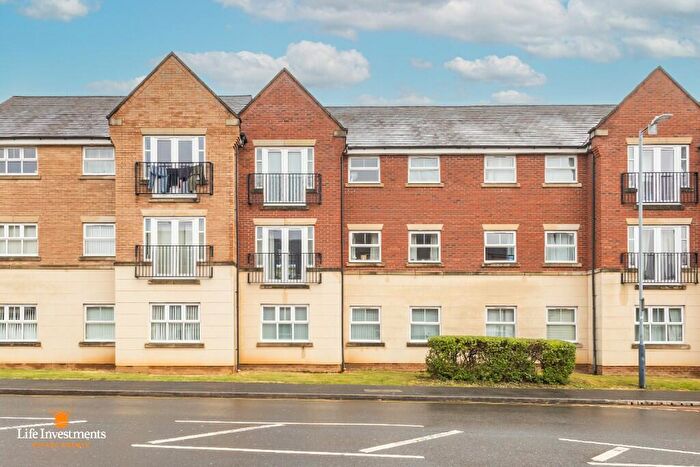 2 Bedroom Flat For Sale In Dunster Close, Rugby, Warwickshire, CV22
