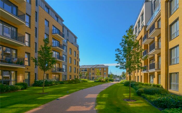 2 Bedroom Flat To Rent In Pinewood Gardens, Teddington, Middlesex, TW11