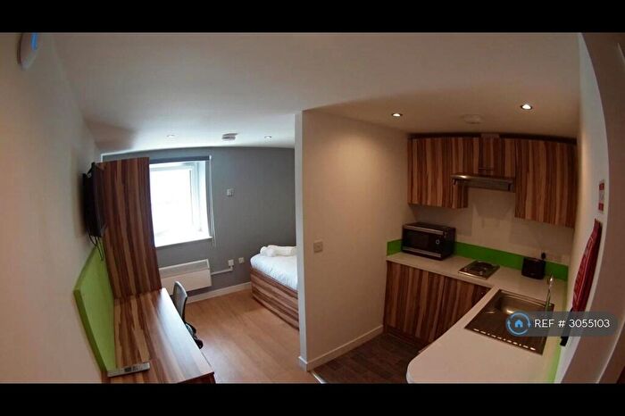 1 Bedroom Flat To Rent In Kirkgate, Huddersfield, HD1