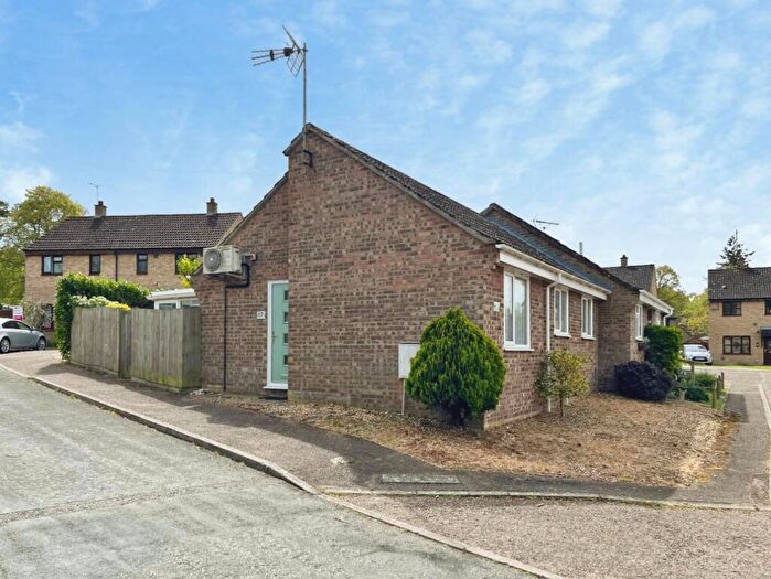 2 Bedroom Semi-Detached Bungalow For Sale In Willow Close, Brandon, IP27