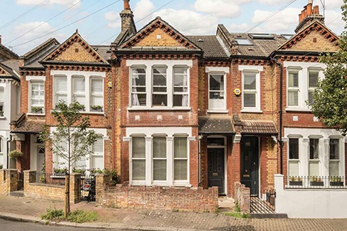 2 Bedroom Flat To Rent In Marney Road, Battersea, SW11