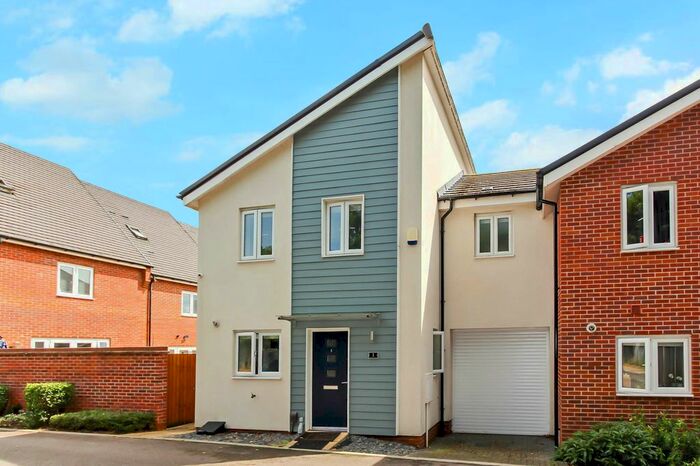 4 Bedroom End Of Terrace House To Rent In Thorny Road, Wellingborough, NN8