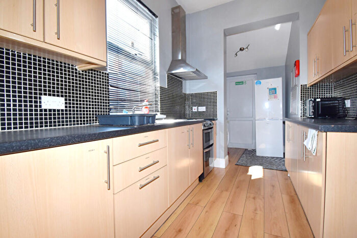 10 Bedroom End Of Terrace House For Sale In King Richard Street, Coventry, CV2 - Photo 2
