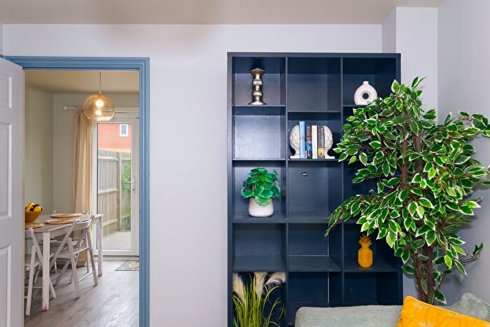 2 Bedroom Semi-Detached House For Sale In Rhodes Way, Billingshurst, RH14