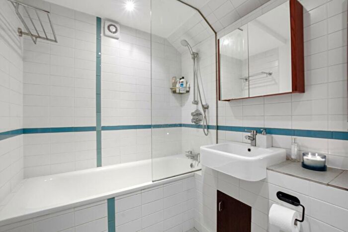 1 Bedroom Flat For Sale In Inglewood Road, London, NW6