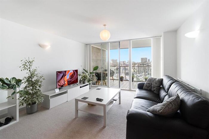 2 Bedroom Apartment To Rent In Marrowbone Slip, Plymouth, PL4