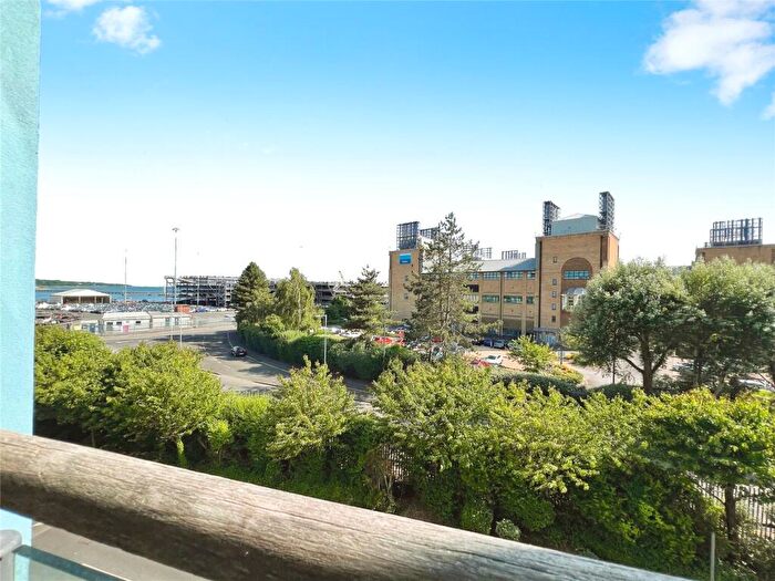 2 Bedroom Apartment For Sale In Sapphire Court, Ocean Way, Southampton, SO14