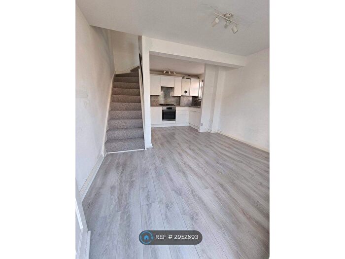 1 Bedroom Semi-detached House To Rent In Langley Gardens, Bromley, BR2