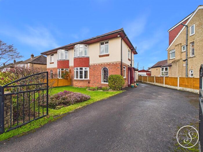 3 Bedroom Semi-Detached House For Sale In Carr Manor Avenue, Leeds, LS17