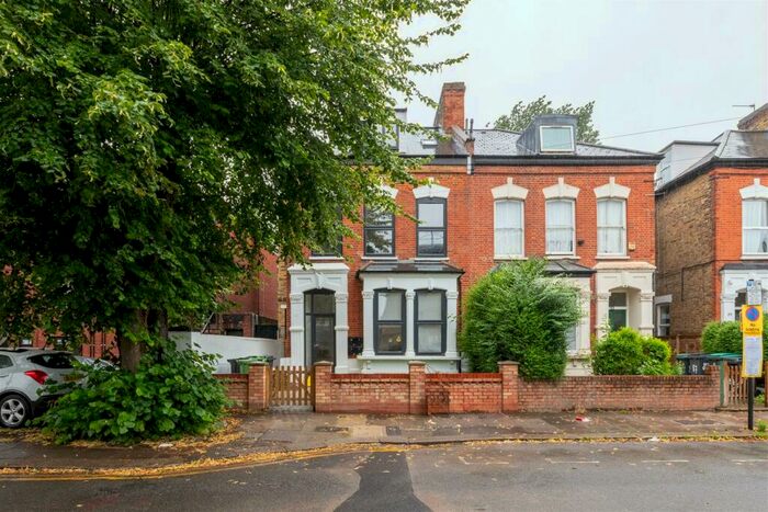 1 Bedroom Apartment To Rent In Pembury Road, Tottenham, N17