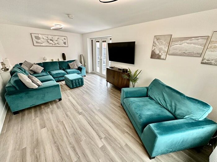 4 Bedroom Detached House For Sale In Riverside Lane, Doncaster, DN2