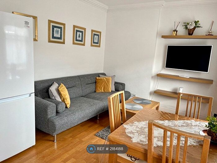 2 Bedroom Flat To Rent In Upper Montagu, London, W1H