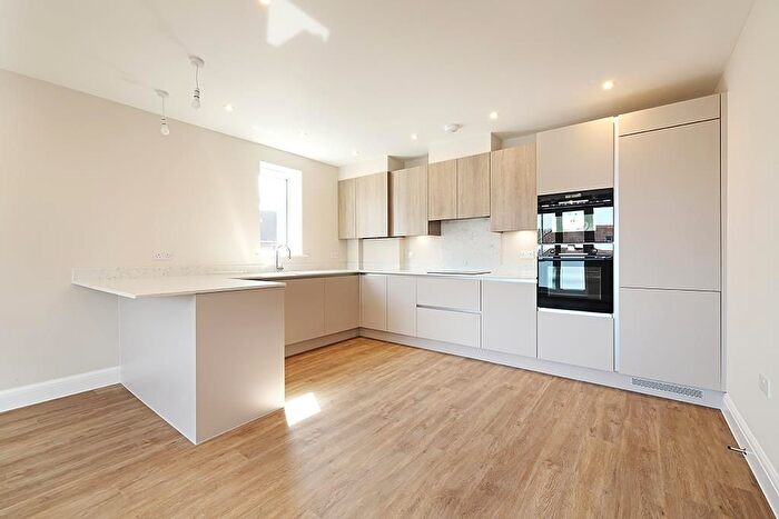 2 Bedroom Flat For Sale In Mclaren Court, Fetcham, KT22