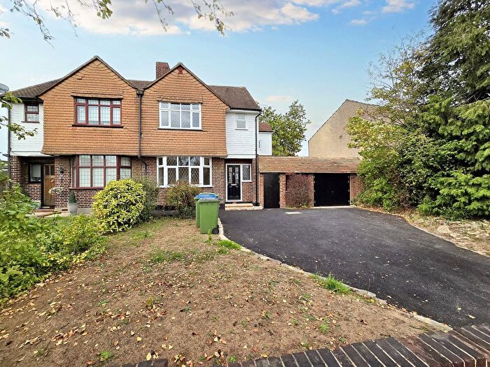 3 Bedroom Semi-Detached House To Rent In Bexley Road, London, SE9