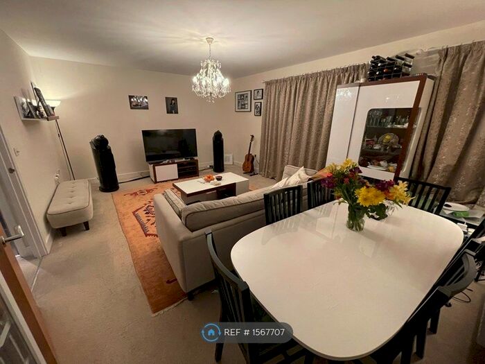 3 Bedroom Flat To Rent In Times Court, London, NW9