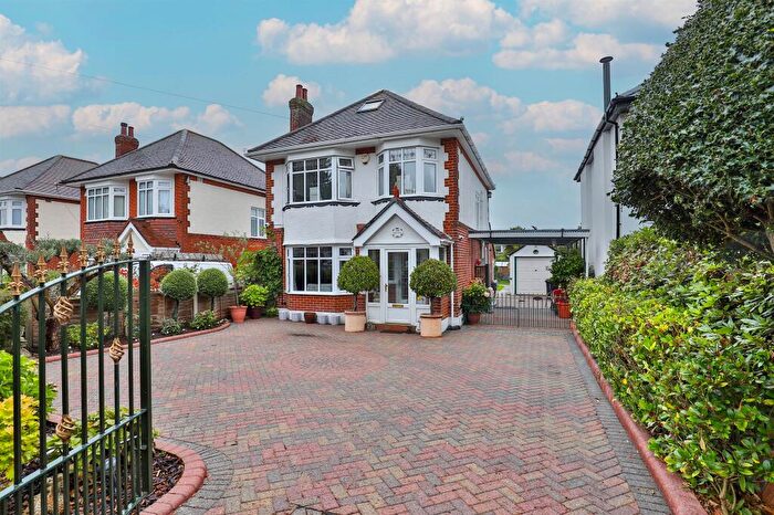 3 Bedroom Detached House For Sale In West Way, Bournemouth, BH9