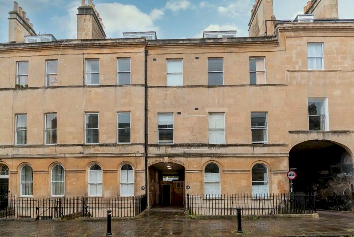 2 Bedroom Flat To Rent In Henrietta Street, Bath, Somerset, BA2