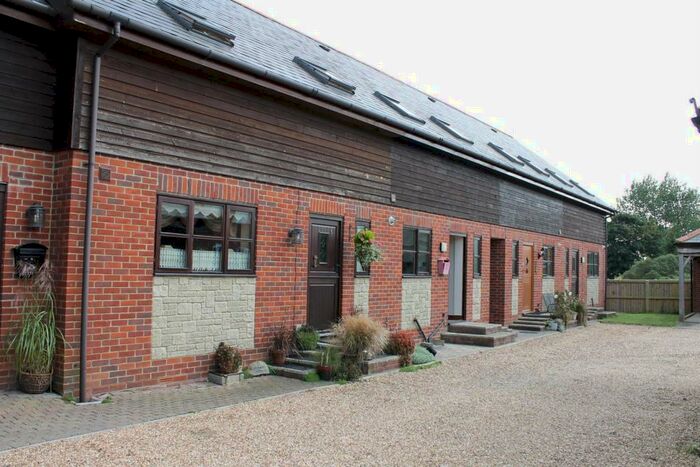 3 Bedroom Mews To Rent In Copse Lane Freshwater, PO40