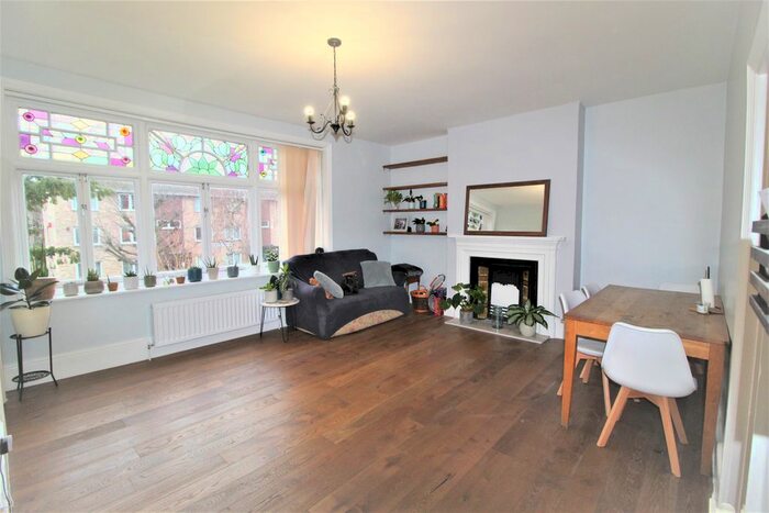 1 Bedroom Flat To Rent In Ashburton Road, Addiscombe, Croydon, CR0