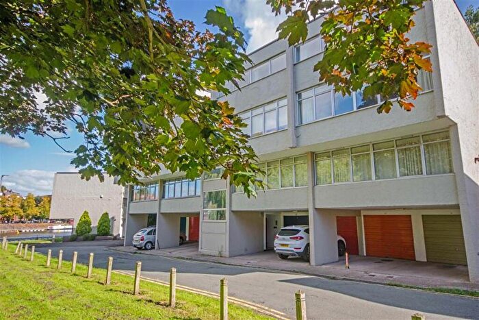 3 Bedroom Flat To Rent In Salmon Leap, Handbridge, Chester, CH4