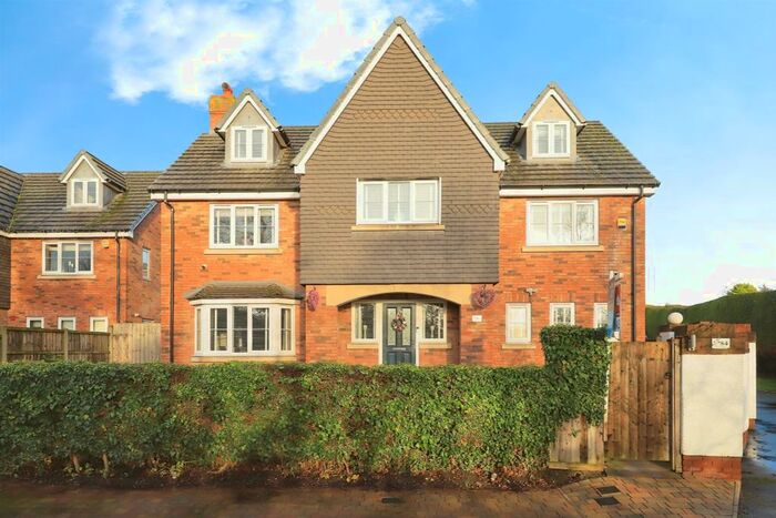 5 Bedroom Detached House For Sale In Queens Road, Calf Heath, Wolverhampton, WV10