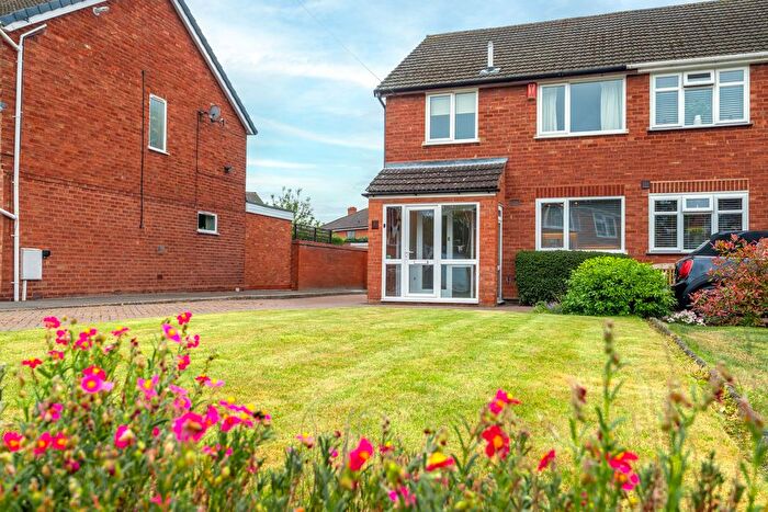 3 Bedroom Semi-Detached House For Sale In Pear Tree Close, Tamworth, B79