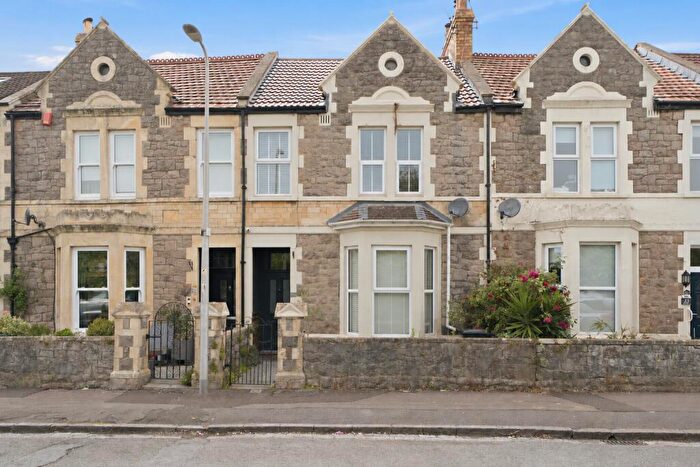 4 Bedroom Terraced House For Sale In Exeter Road, Weston-Super-Mare - No Chain, BS23