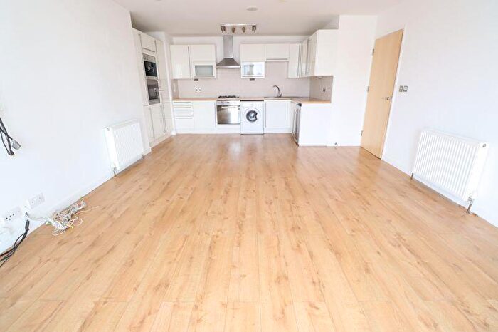 2 Bedroom Flat To Rent In Waterside Marina, Brightlingsea, CO7