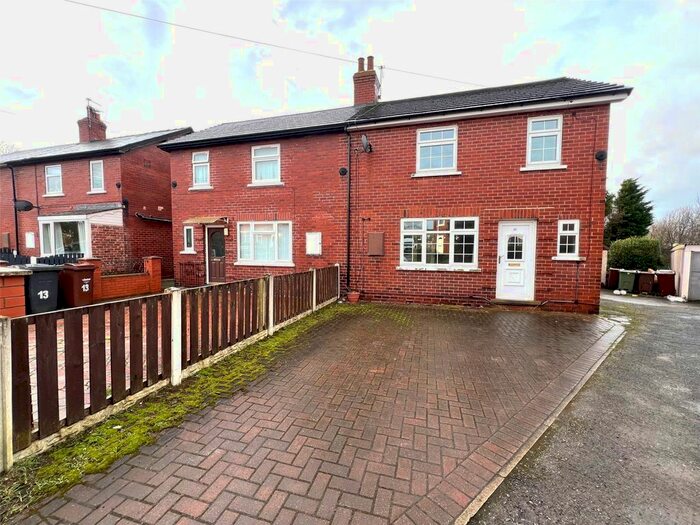 3 Bedroom Semi-Detached House For Sale In Woodland Avenue, Kirkthorpe, Wakefield, West Yorkshire, WF1