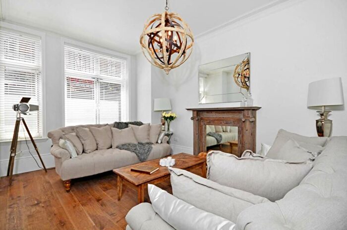 4 Bedroom Flat To Rent In Torrington Place, London, WC1E