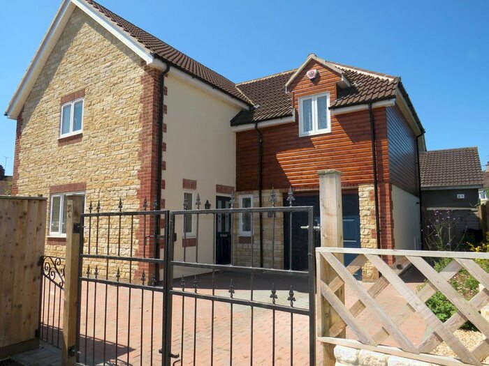 4 Bedroom Property To Rent In Elmwood, Chippenham, SN15