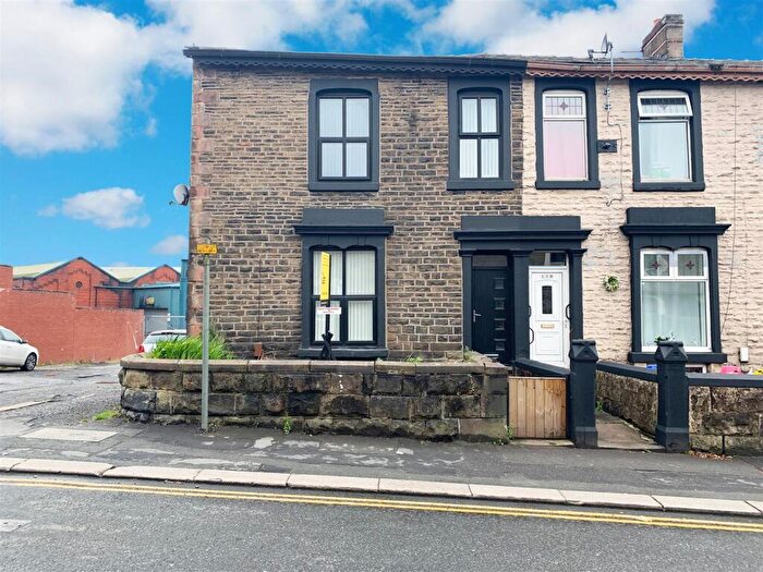 Studio To Rent In Part Self-Contained Bedsit, Redearth Rd, Darwen, BB3