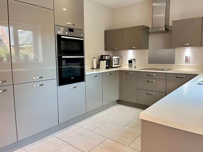 3 Bedroom Retirement Property For Sale In East Kingfisher Lane, Millbrook Village, Exeter, Devon, EX2