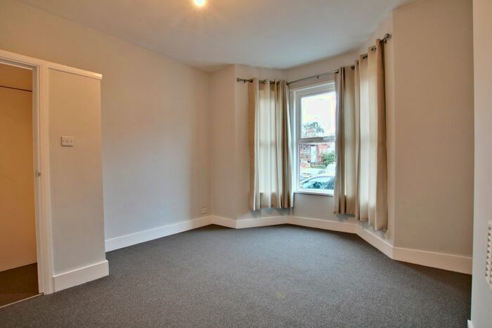 1 Bedroom Flat To Rent In Neuchatel Road, London, SE6