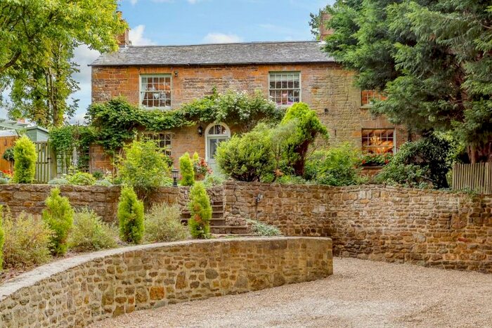 3 Bedroom Detached House To Rent In Woodford Road, Byfield, NN11