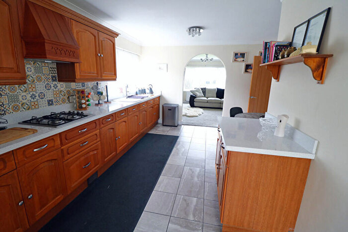2 Bedroom Detached Bungalow For Sale In Akeferry Road, Westwoodside, DN9