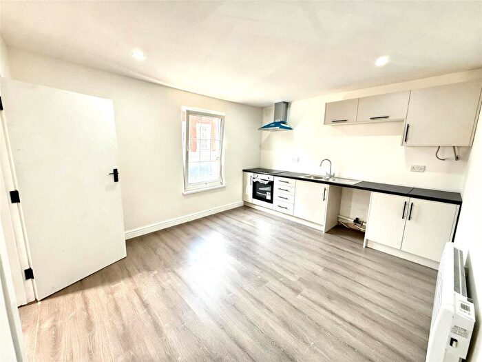1 Bedroom Flat To Rent In Tower Street, Dudley, West Midlands, DY1