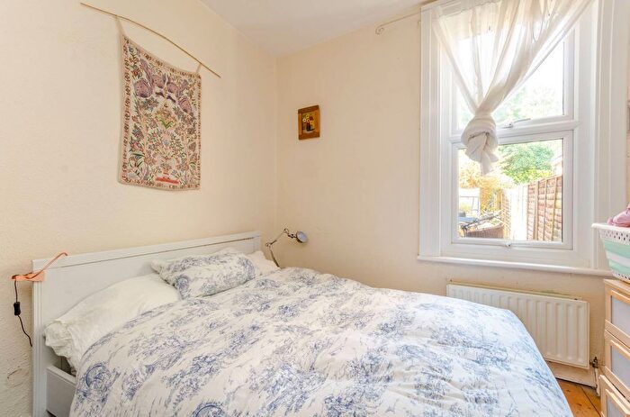 2 Bedroom Flat To Rent In Fawe Park Road, Putney, London, SW15