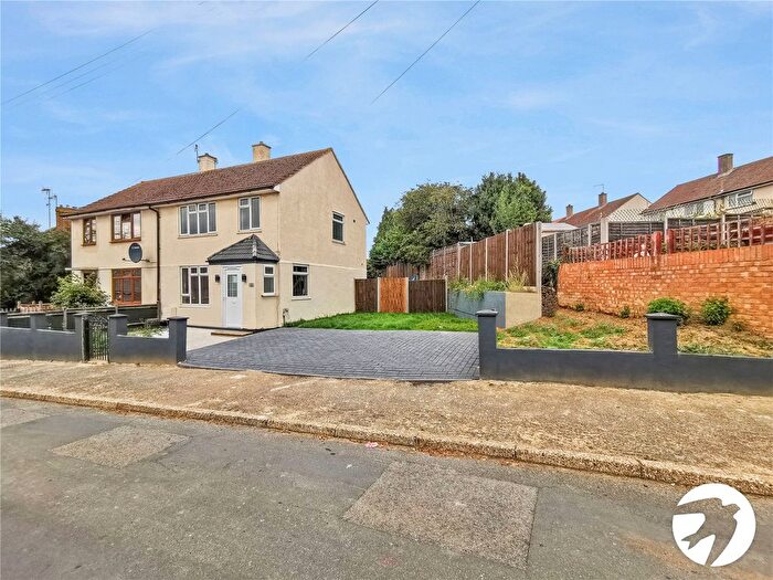 3 Bedroom Detached House To Rent In Court Road, Dartford, Kent, DA2