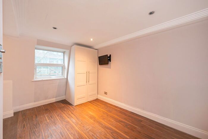 1 Bedroom Flat To Rent In Gray's Inn Road, London, WC1X