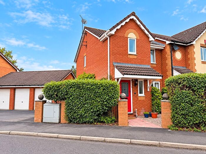 3 Bedroom Semi Detached House For Sale In Emet Grove, Emersons Green, Bristol, BS16