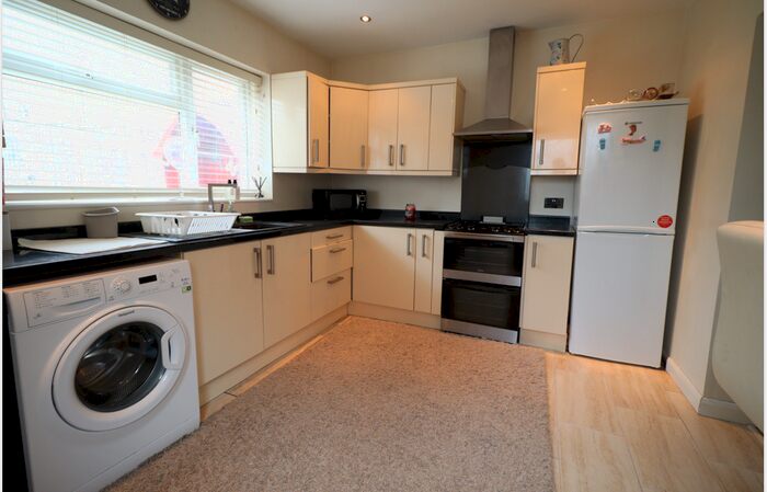 2 Bedroom Semi-Detached House To Rent In Third Avenue, Luton, LU3