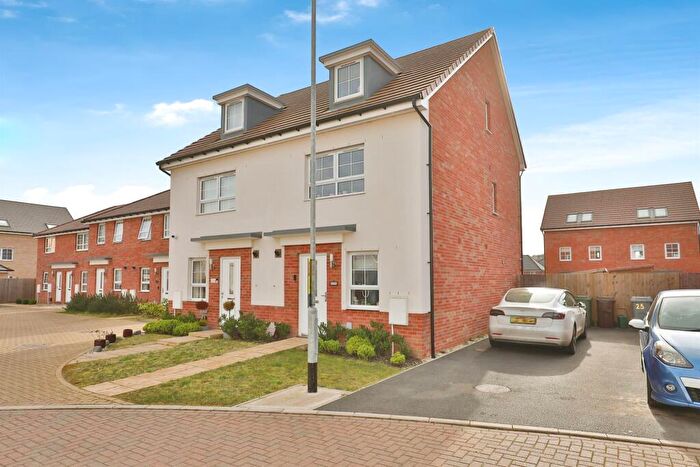 4 Bedroom Semi-Detached House For Sale In Buckle Way, Rackheath, Norwich, NR13