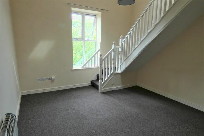 1 Bedroom Flat To Rent In High Street, Stalybridge, SK15