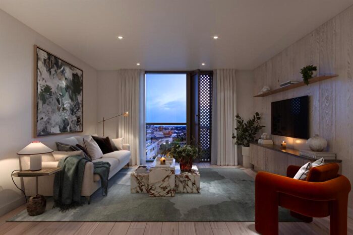 2 Bedroom Apartment For Sale In One Centenary Way, Birmingham, B3
