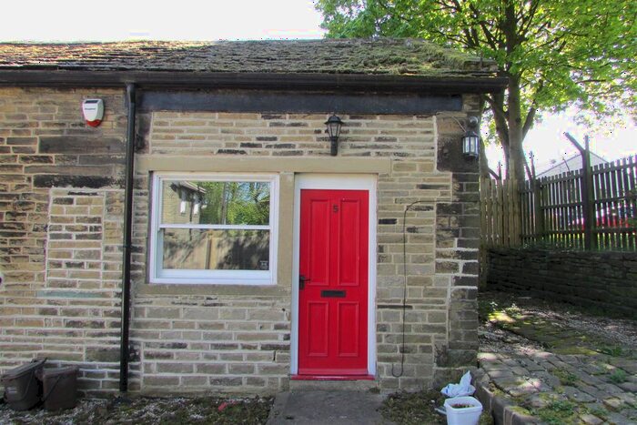 1 Bedroom Terraced House To Rent In Ovenden Road, Halifax, HX3